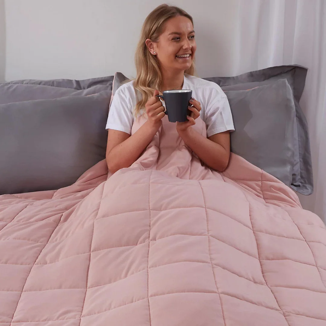 8kg Brentford Weighted Blanket - Blush - Image 3